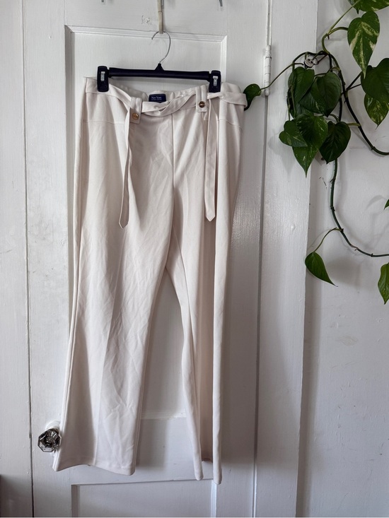 New York Clothing Co. Pants - Cream High-Waist Paperbag Tie Pants NEW YORK CLOTHING COMPANY size 16P